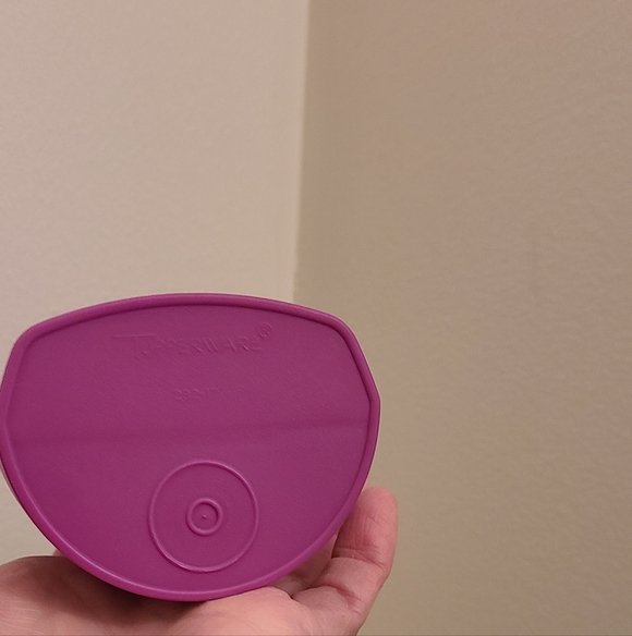 Tupperware Plastic Rocker Scoop - Picture 2 of 5